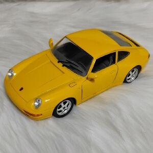 (BX83) SALE! Burago Porsche 911 Carrera Scale 1/24 Die Cast Vehicle